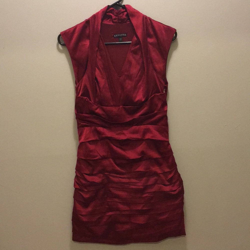 Flattering Express red dress w horizontal pleating